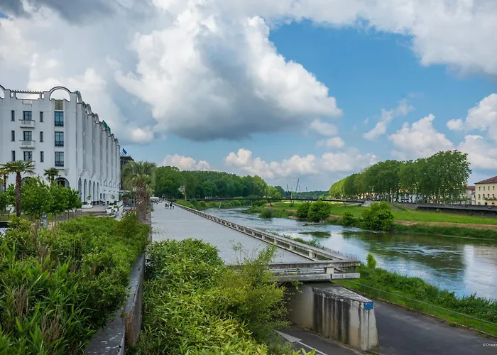 Lägenhetshotell Cerise Dax - Les Jardins Du